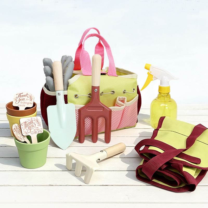 Set di Attrezzi da Giardino pe - Gardening Tools Kids Set recensione e prezzo