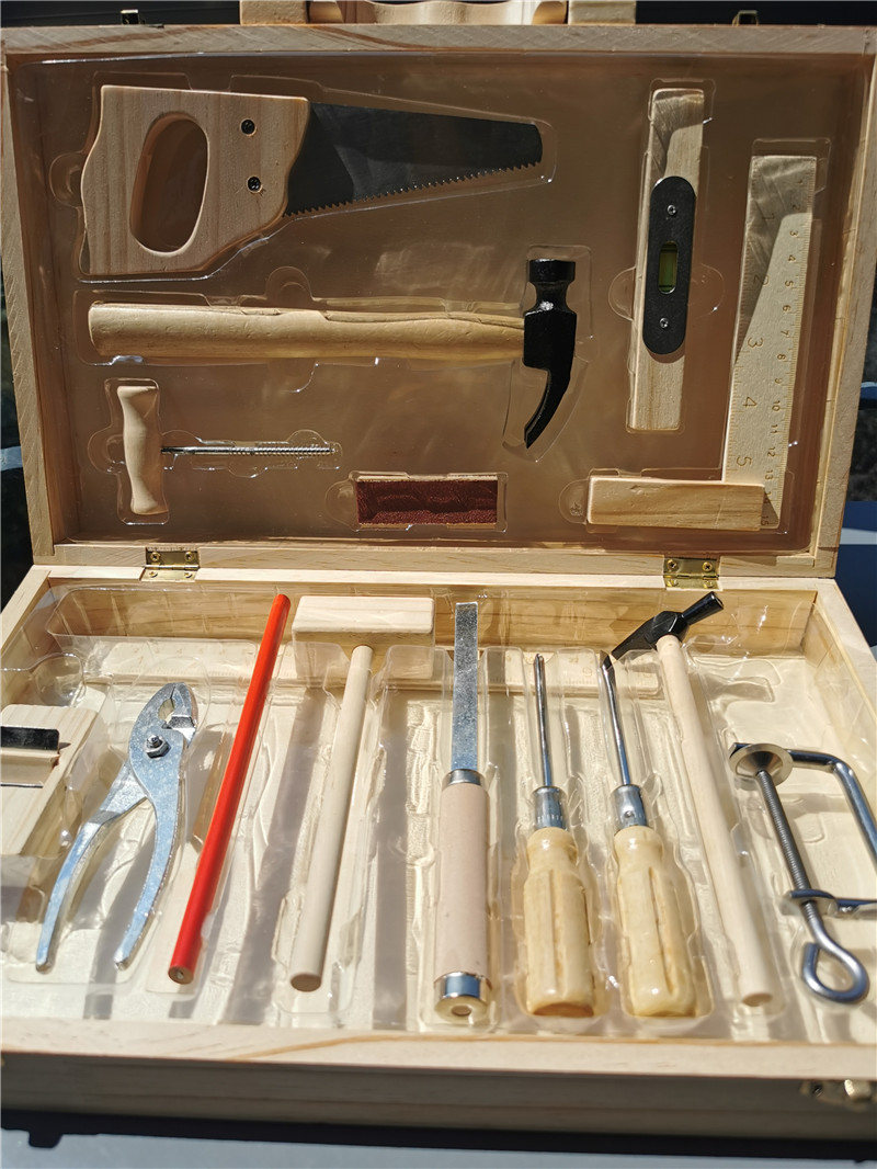 Strumenti per la scatola del c - Gardening Tools 5 Year Old recensione e prezzo